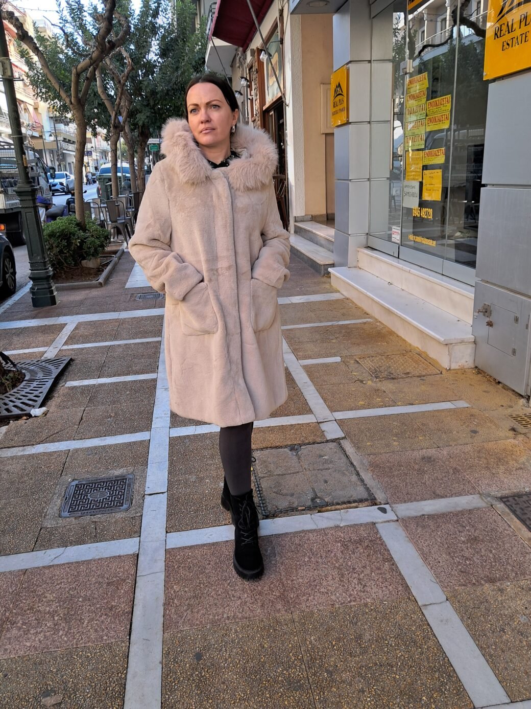 Γυναικείο παλτό γούνινο