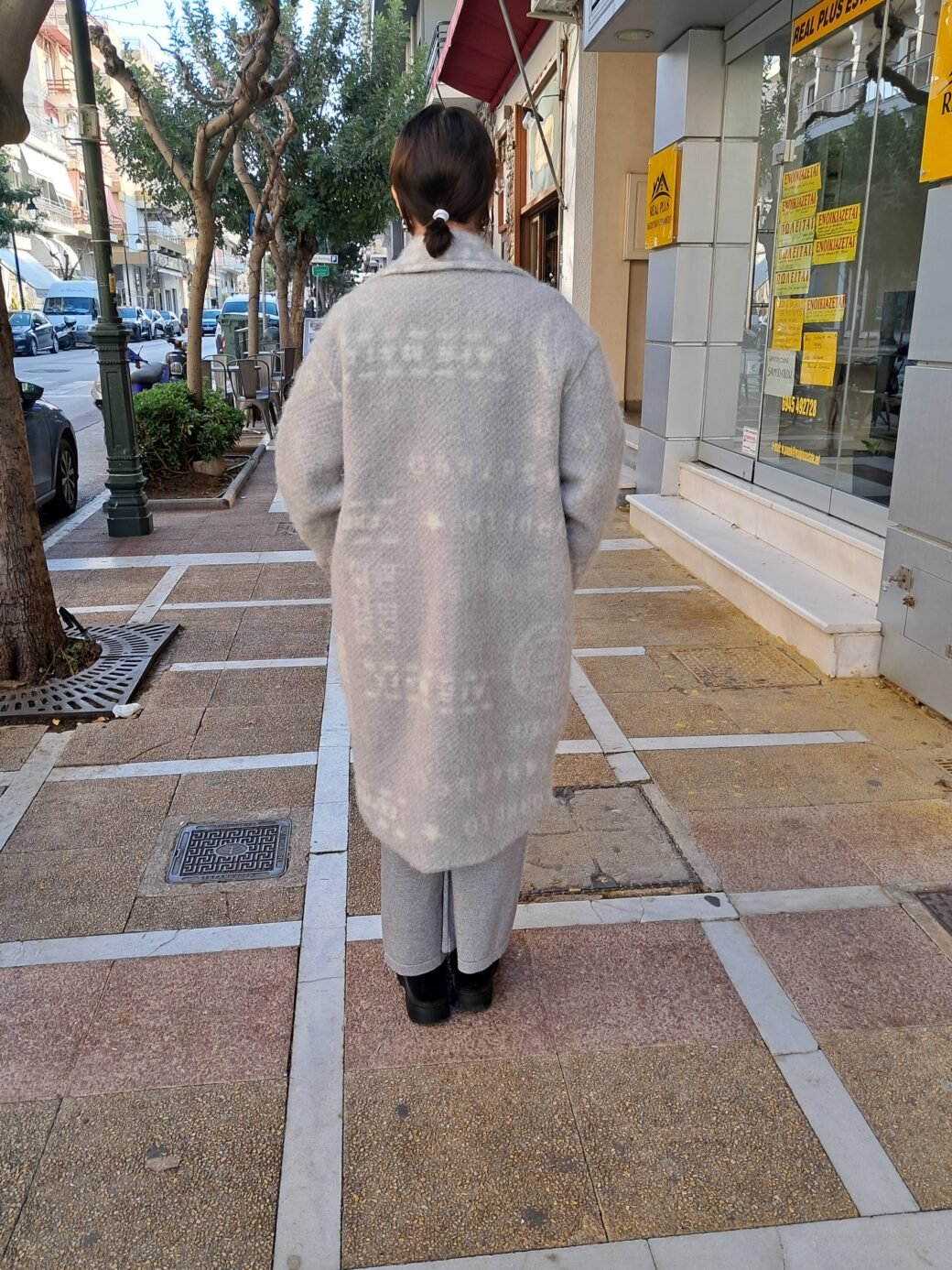 Γυναικείο παλτό γκρι με κουμπιά - Image 2