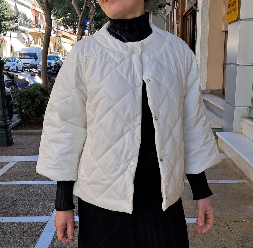 Γυναικείο μπουφάν με κοντό μανίκι - Image 4