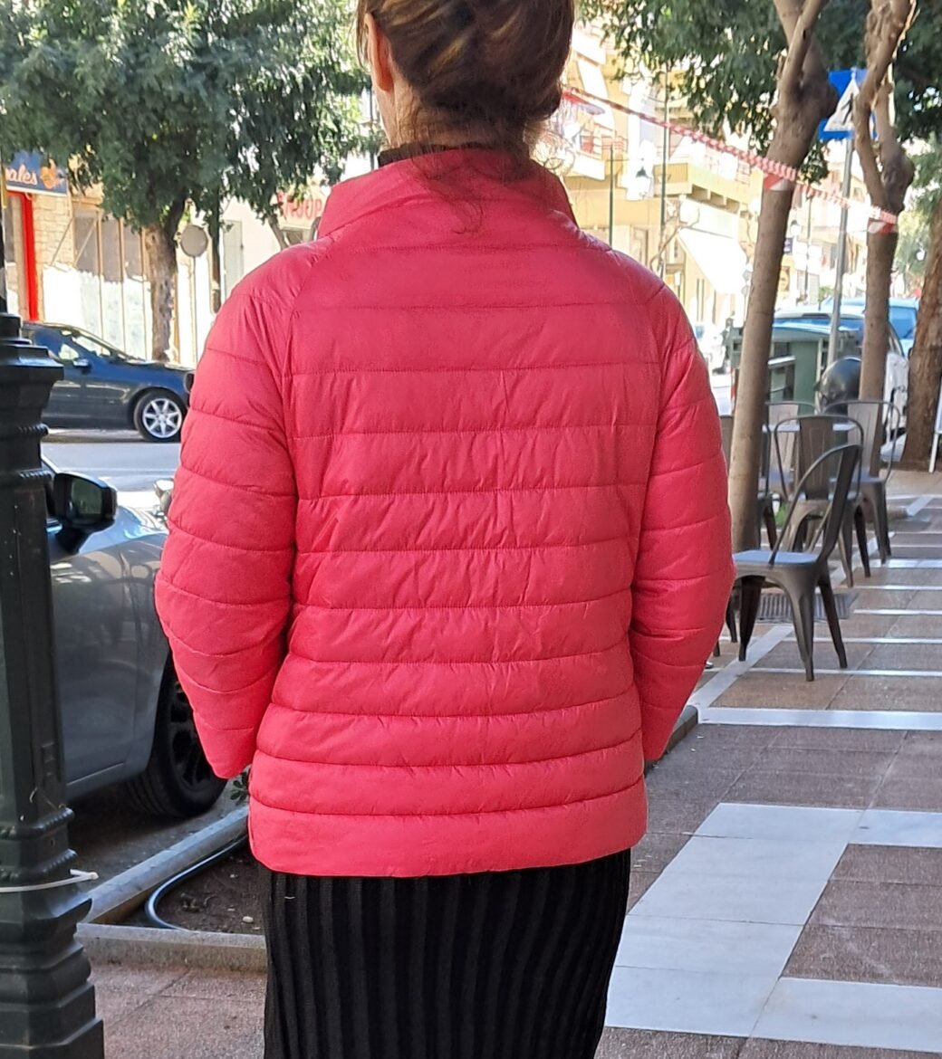 Γυναικείο μπουφάν με κοντό μανίκι - Image 7